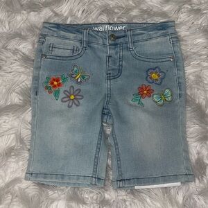 Girls jean short size 4-6 brand new